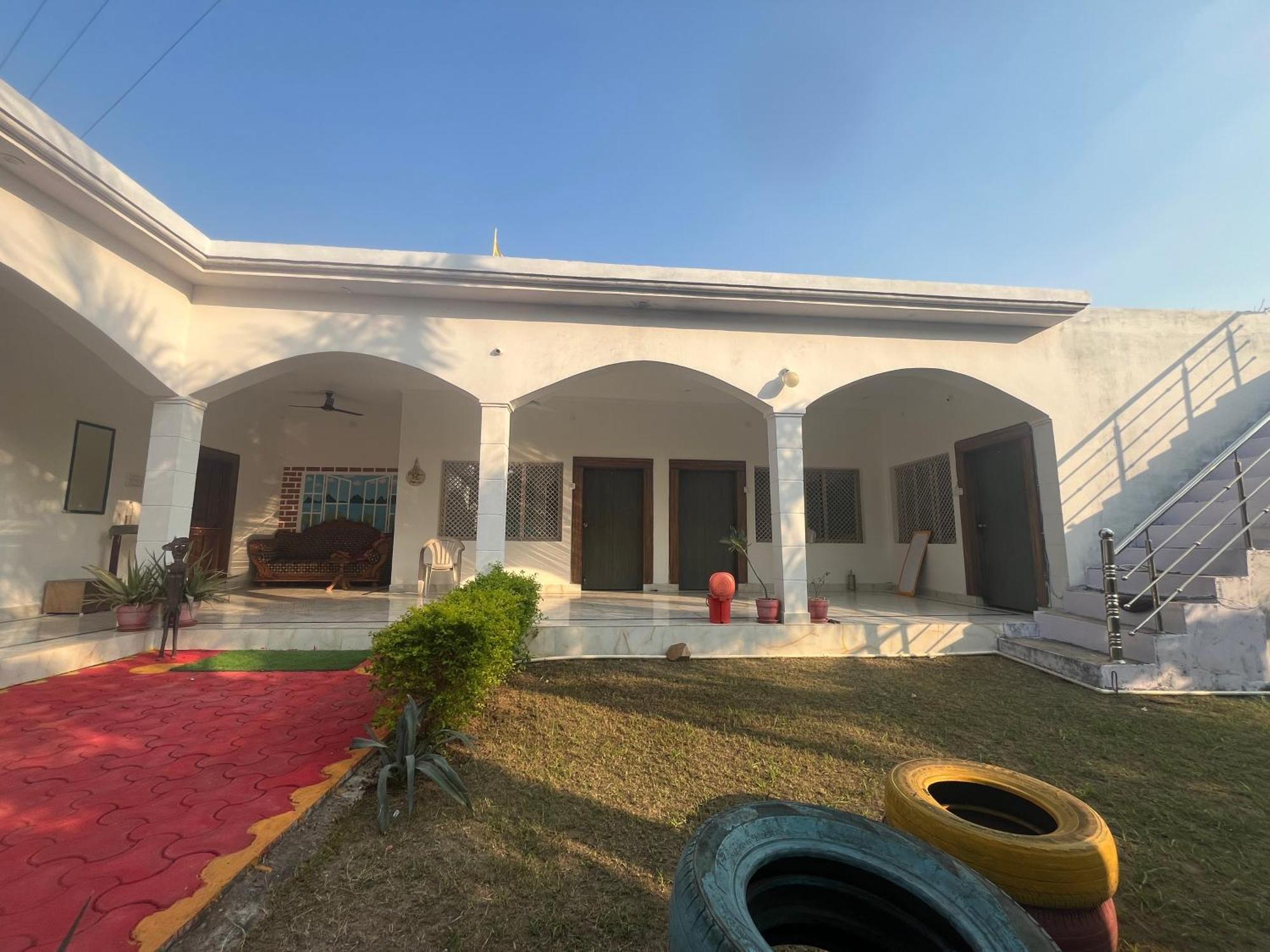 Sunrise Bed & Breakfast Khajurāho Buitenkant foto