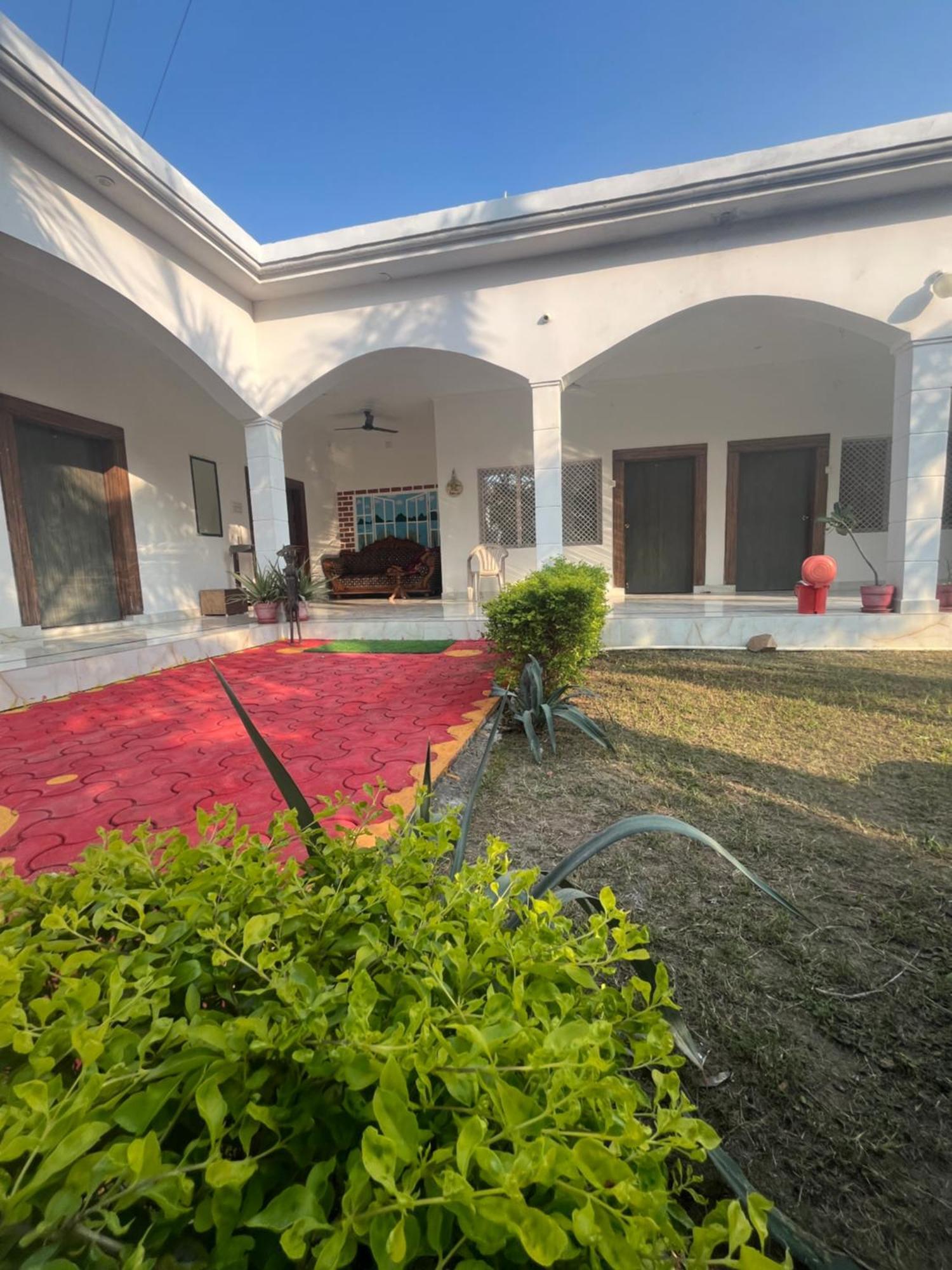 Sunrise Bed & Breakfast Khajurāho Buitenkant foto