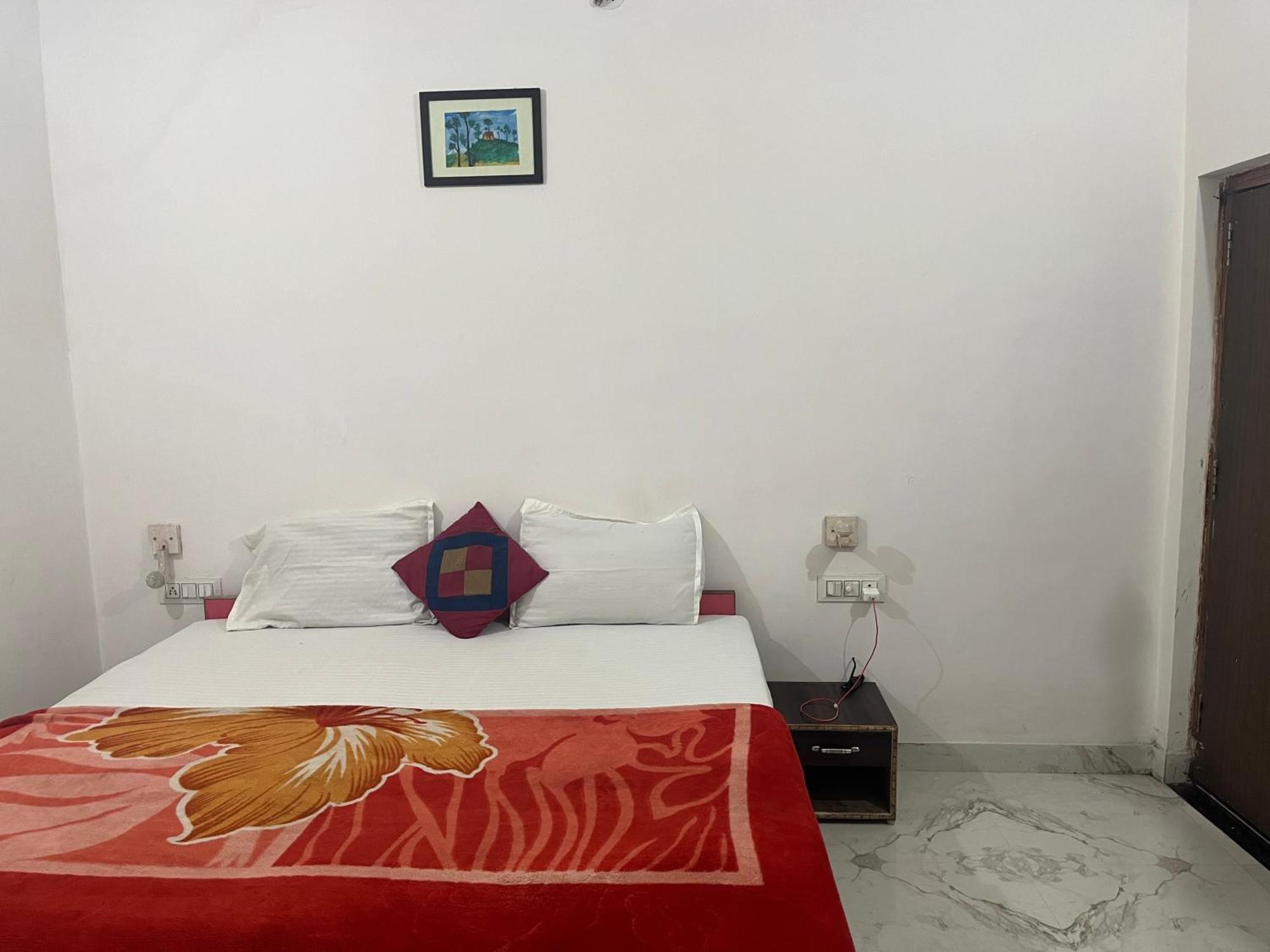 Sunrise Bed & Breakfast Khajurāho Buitenkant foto