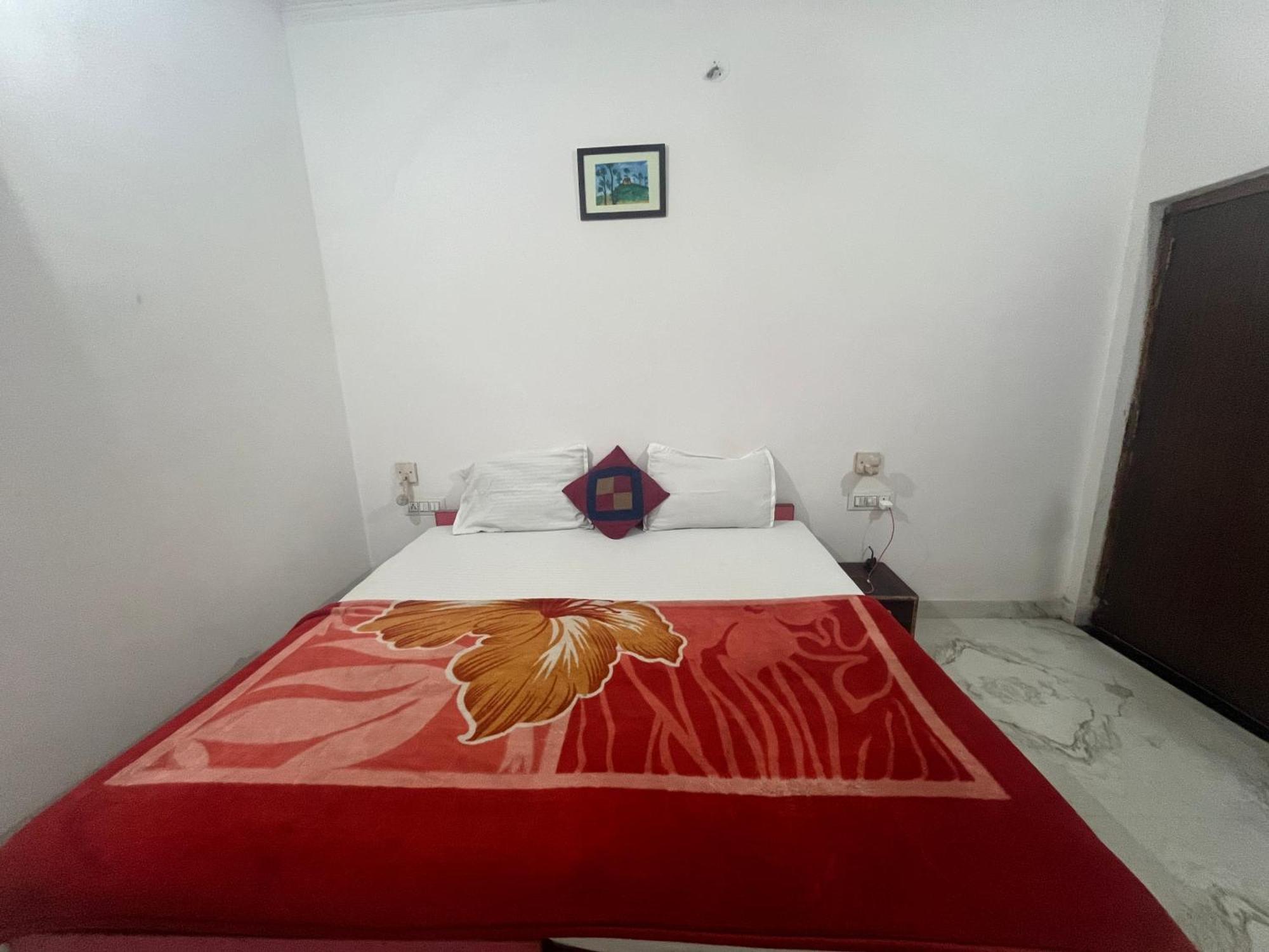 Sunrise Bed & Breakfast Khajurāho Buitenkant foto